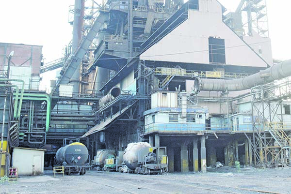 Brigadista niega riesgos de incendio en AHMSA