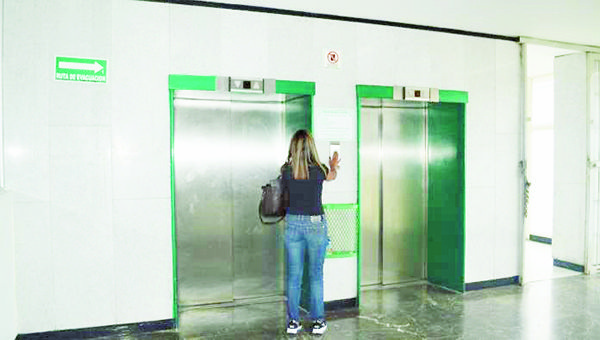 Alertaron guardias fallas en elevador