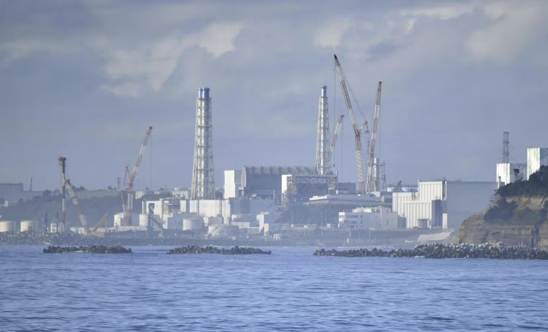 Japón empezará a echar al mar las aguas radioactivas tratadas de la planta de Fukushima