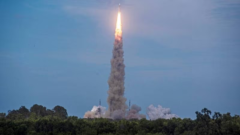 ¡India lo logra! Misión espacial aterriza con éxito en el polo sur de la Luna