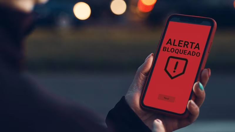 Estas apps de préstamos ‘secuestran’ tu celular si no les pagas