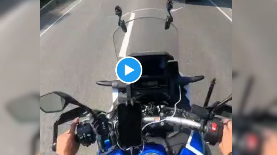 VIDEO: motociclista busca pasar un trailer, pero termina perdiendo una parte de su cuerpo