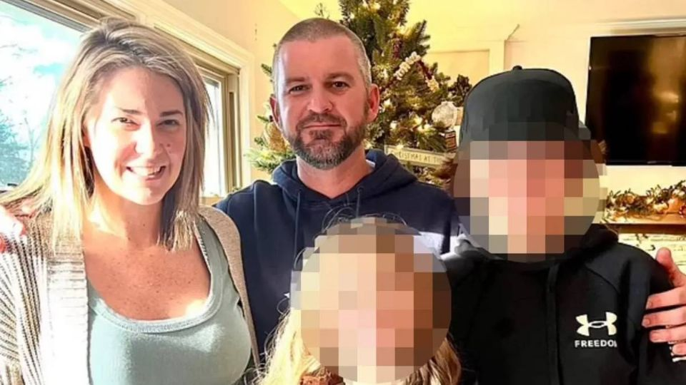 Atrapan a una mamá abusando sexualmente de un niño que estaba desaparecido: era amigo de sus hijos