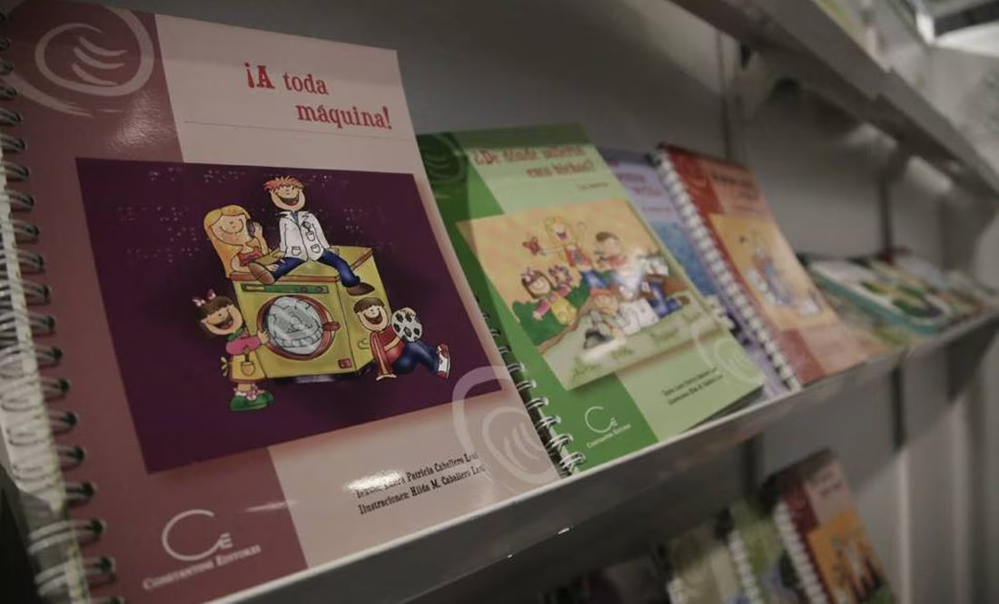 ¿Pueden gobernadores frenar la distribución de libros de texto en sus estados? Esto dice AMLO
