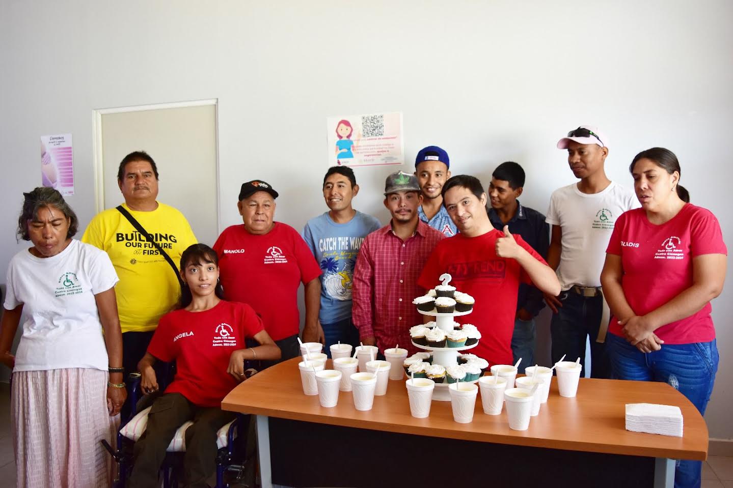 Festejan a jóvenes con discapacidad en DIF 4C