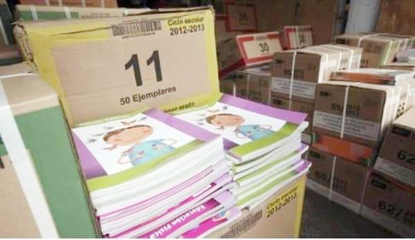 Coahuila y 6 estados más frenaron libros de texto