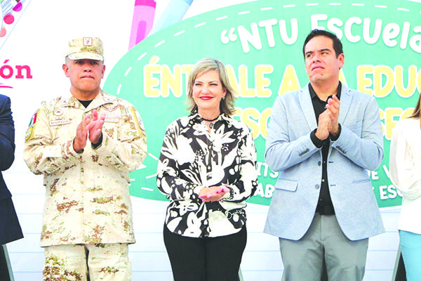 Desea Alcaldesa éxito a estudiantes en nuevo ciclo