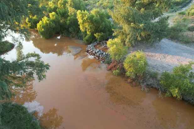Afecta a 60 granjas contaminación de río