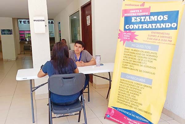 Sigue Feria de Empleo en San Buenaventura