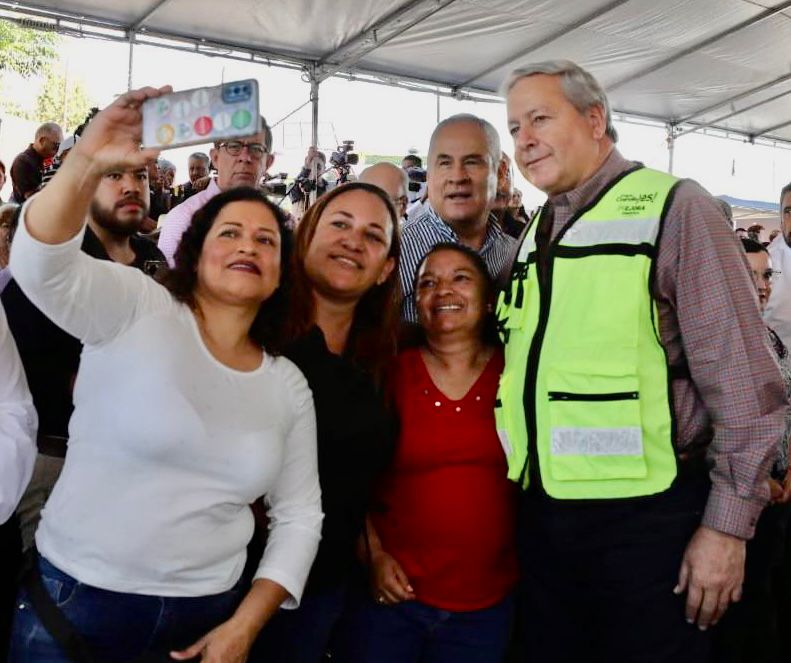 Continuan acciones de pavimentación; Inician Riquelme y Chema Fraustro rehabilitación en la Guerrero