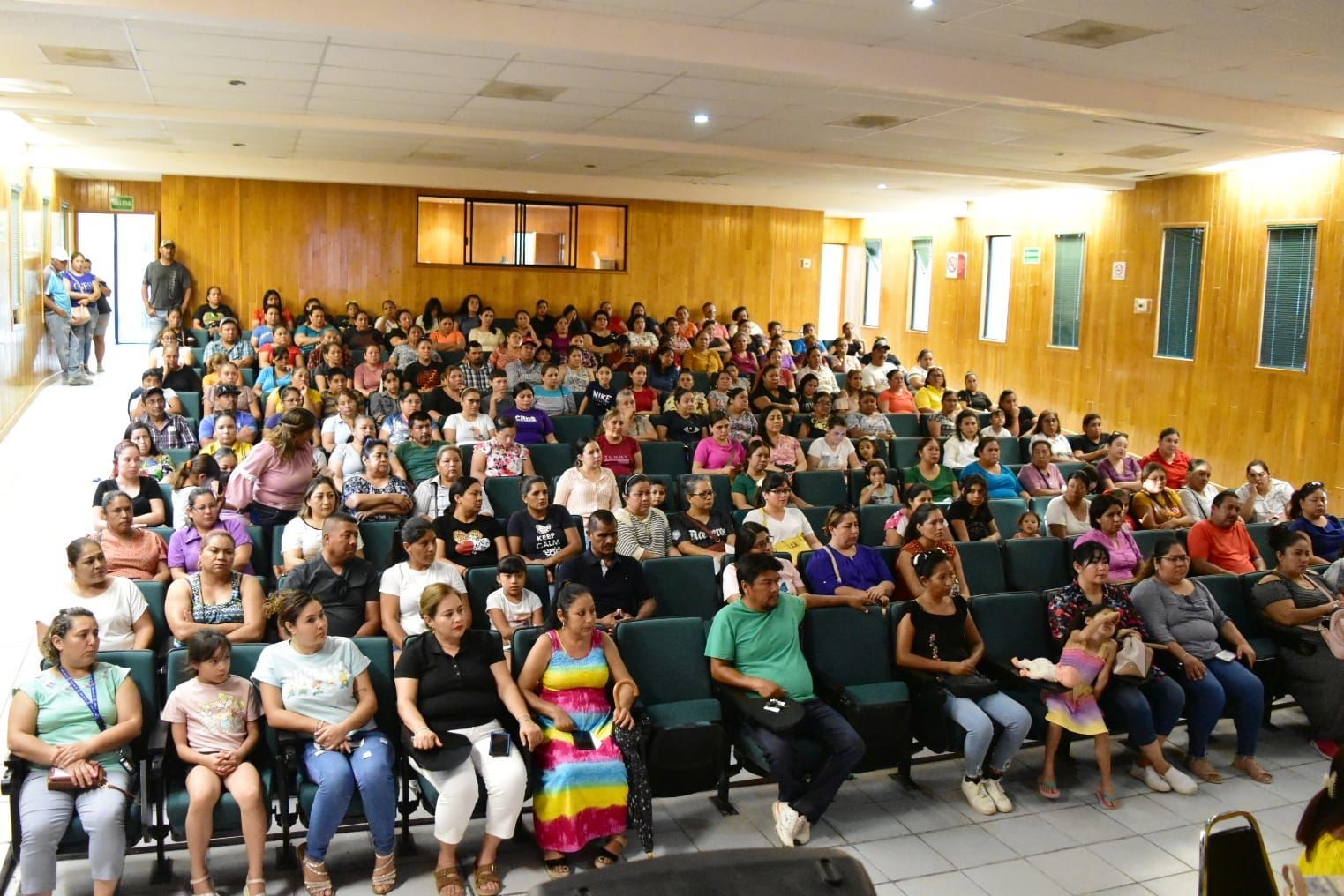 Reúnen pláticas con familias Cuatro Ciénegas y PRONNIF