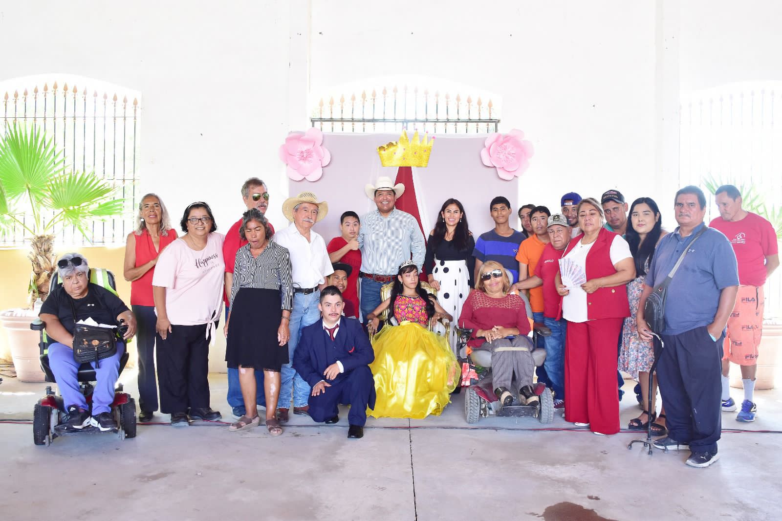 Celebran coronación de la reina Ángela “I”