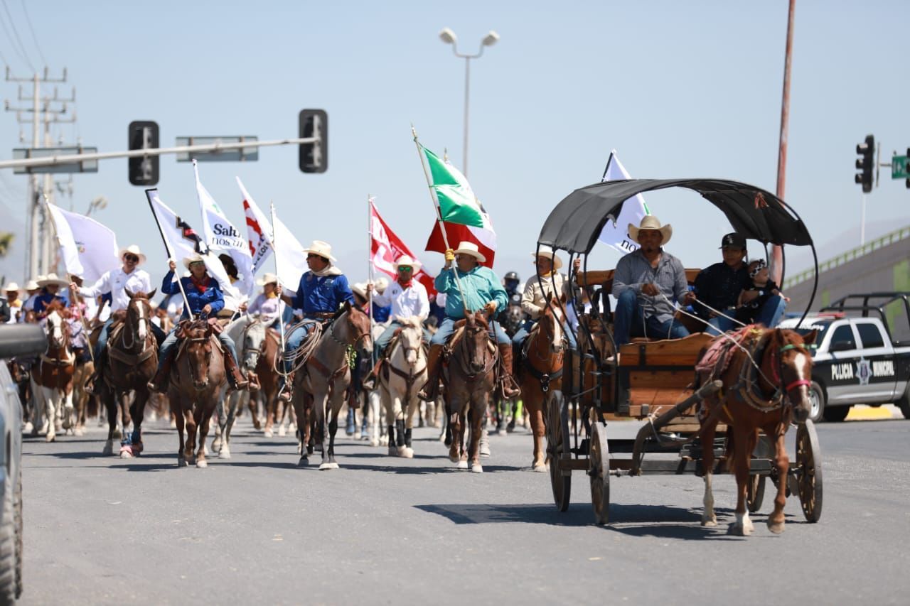 Mil cabalgantes en inicio de Rodeo Saltillo
