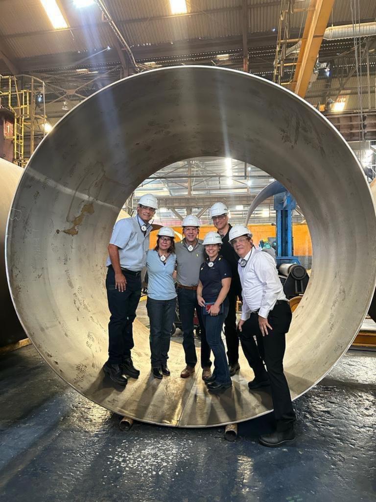 Visitan GIMSA altos directivos de Daimler-Chrysler