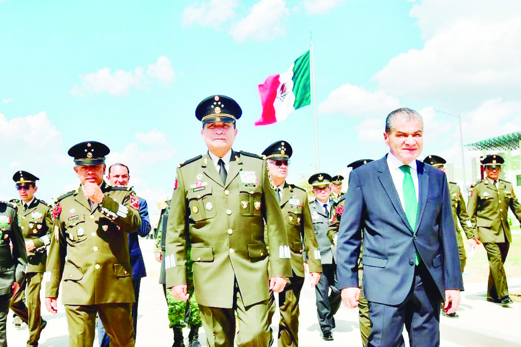 CONSTRUIDO CON RECURSOS DEL ESTADO, Entrega Coahuila cuartel a SEDENA