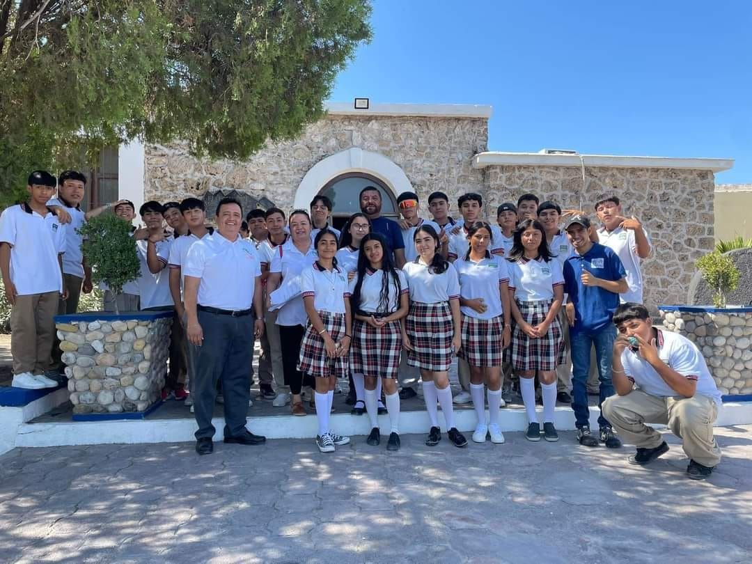 Visitan alumnos de Cecytec Castaños Museo El Polvorín