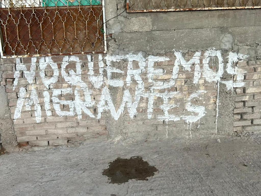 “SUBIRÁN” AGENTES DE INM A FURGONES