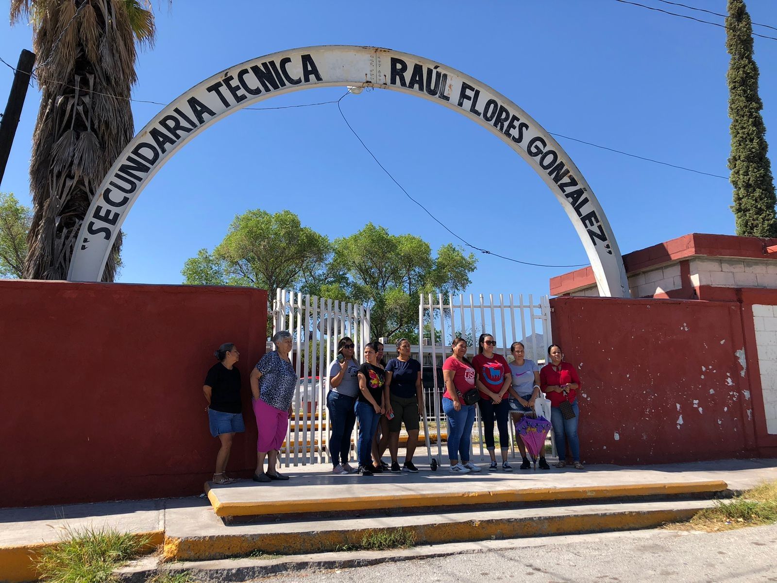 Sin luz y sin profes en Secundaria 76