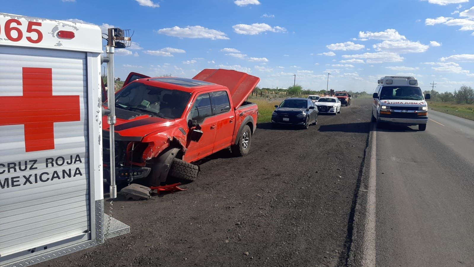 Deja accidente daños materiales y 2 lesionados