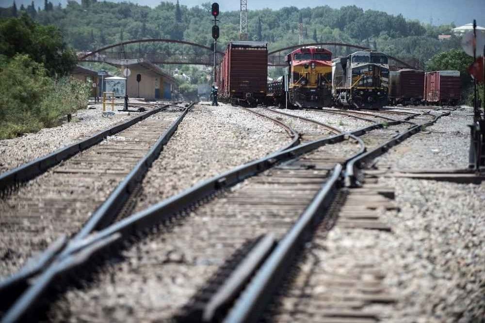 Reanudan cruce en la frontera EP-PN