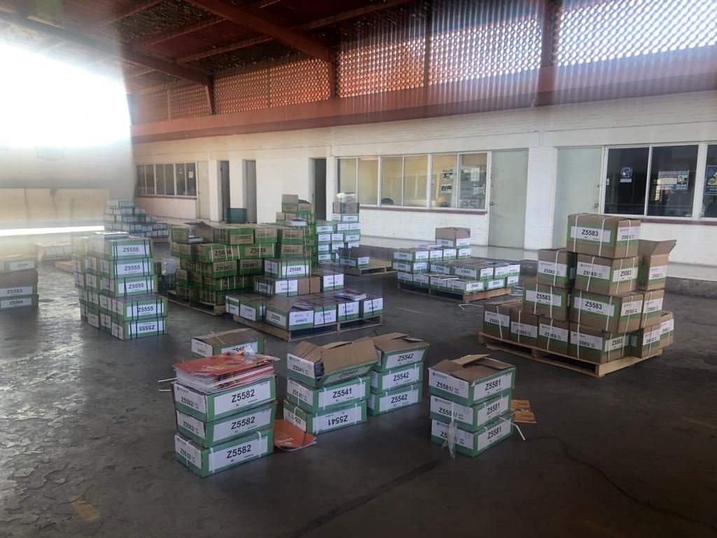 Reciben libros reimpresos por Gobierno de Coahuila