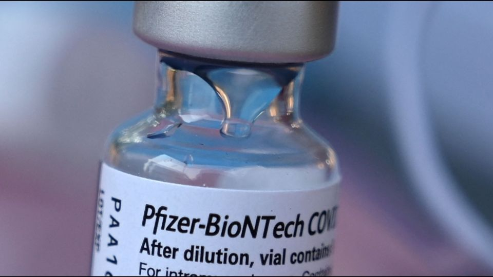 Estados Unidos inicia vacunación contra Covid 19 con dosis actualizada de Pfizer