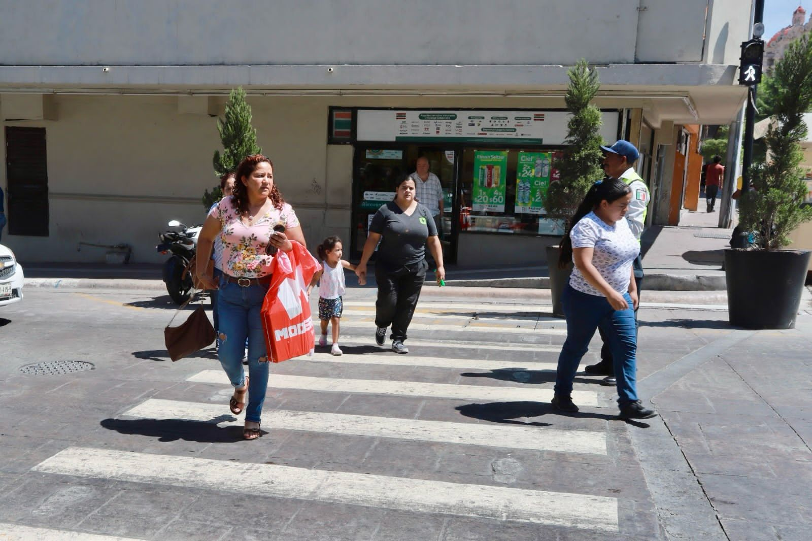 Exhortan a respetar nuevos cruces semaforizados en Paseo Capital