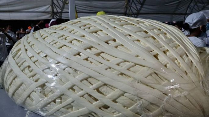 Chiapas rompe el Récord Guinness con la bola de QUESO de hebra más grande del mundo