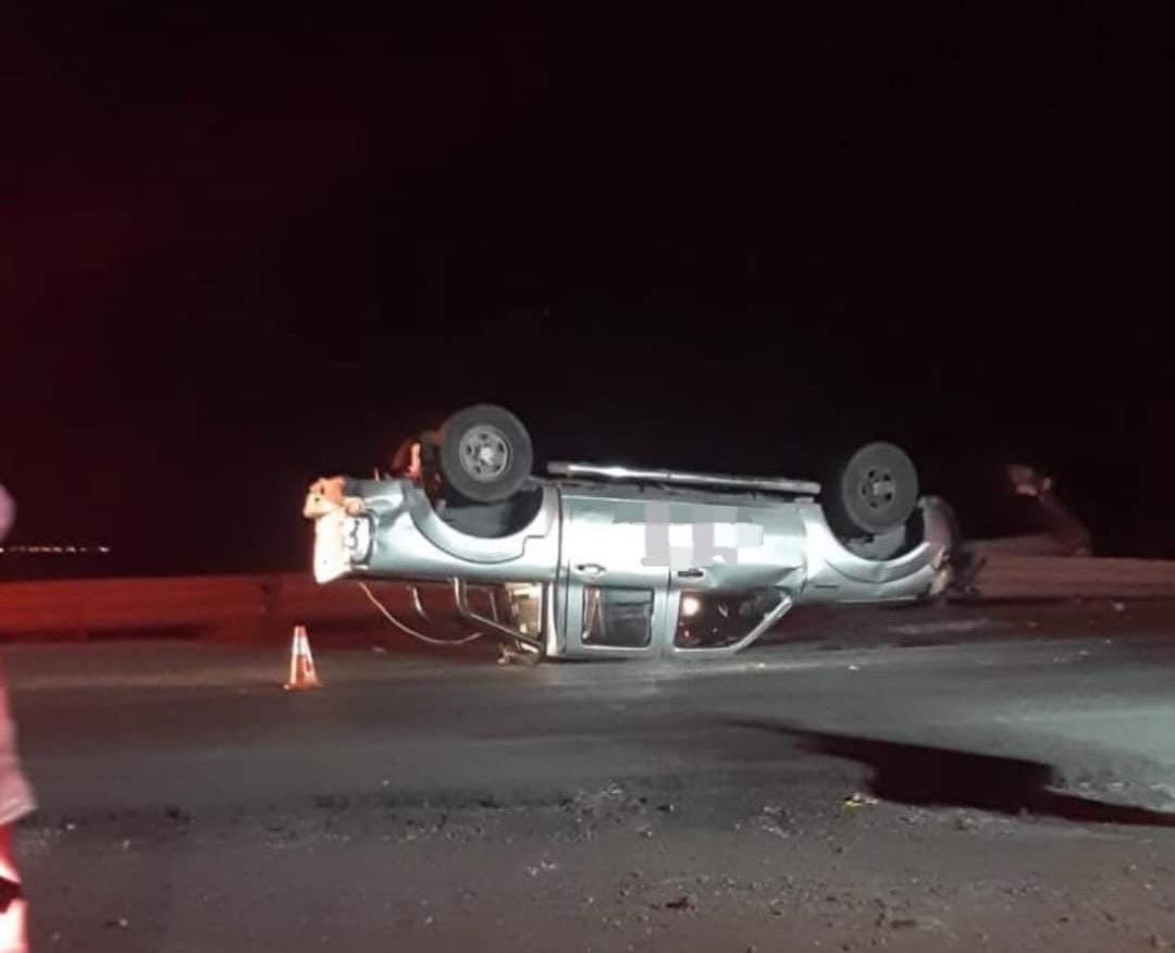 Vuelcan castañenses en la  57 En tramo Sabinas- El Sauz