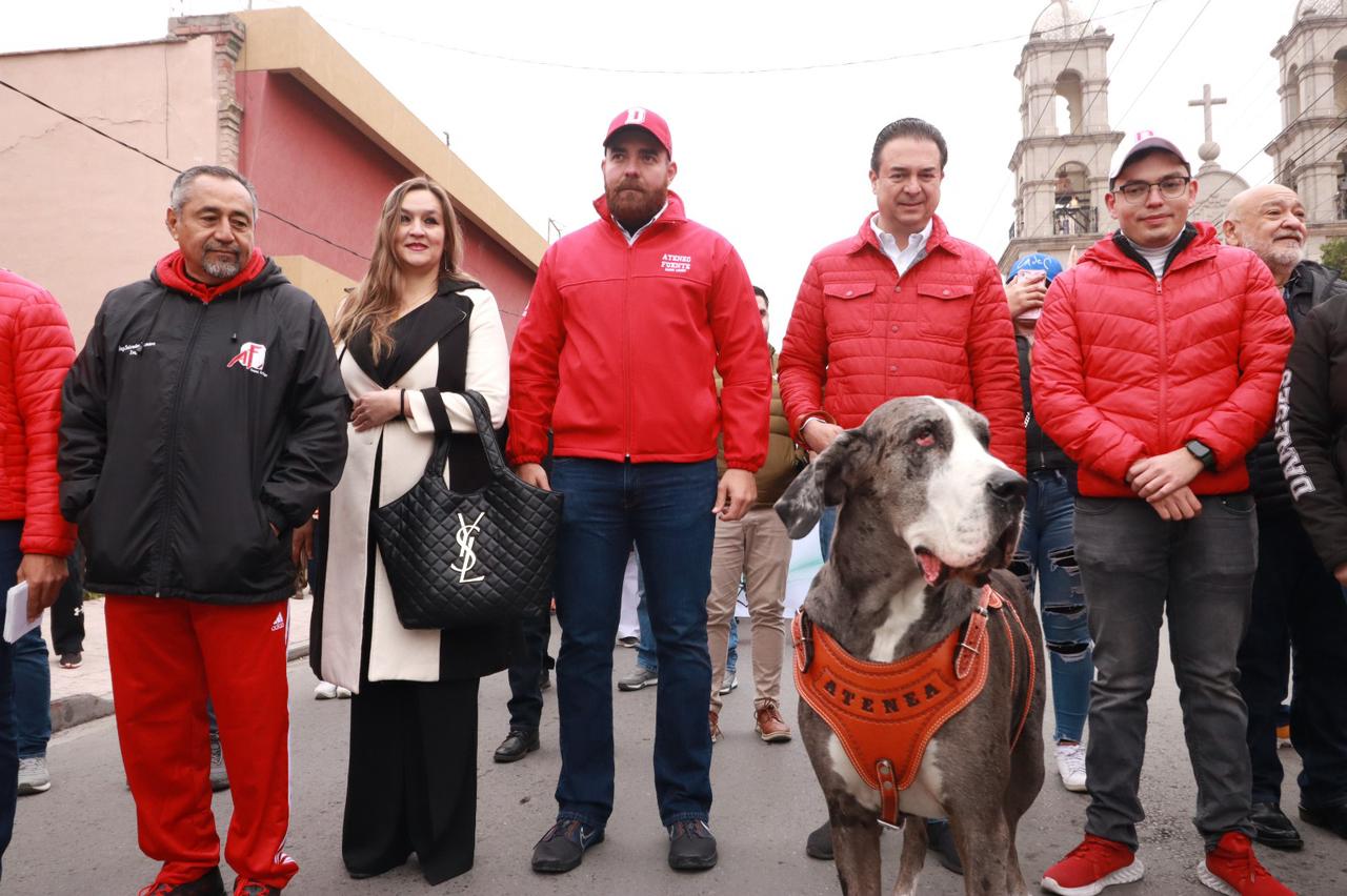 Conmemoran el 156 aniversario del Ateneo Fuente con desfile