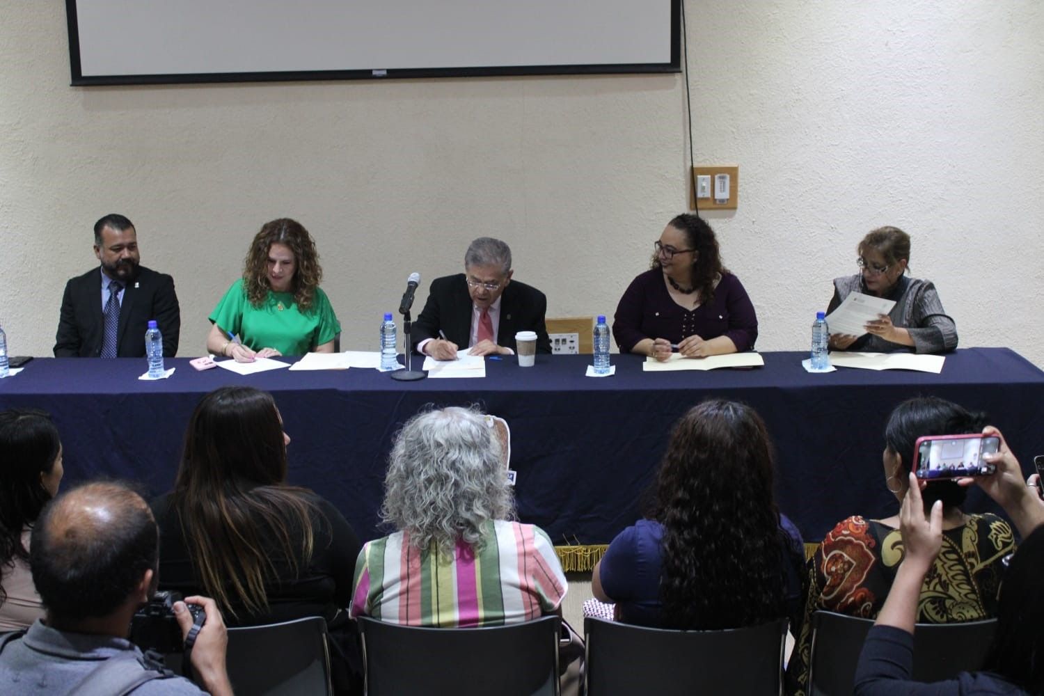 Firma UAdeC convenio con Centro de Empoderamiento