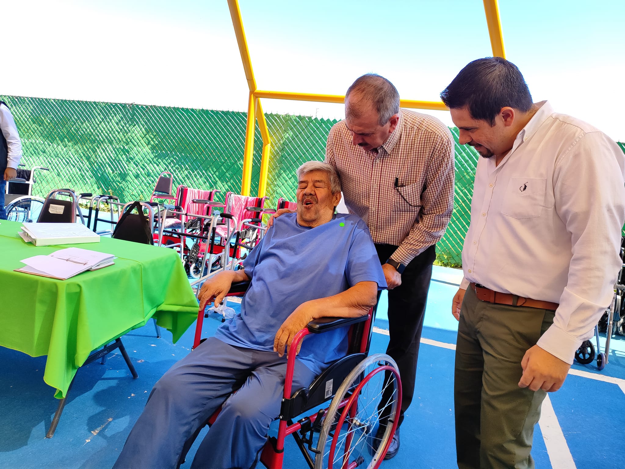 Abuelitos de Coahuila no están solos: Marcela