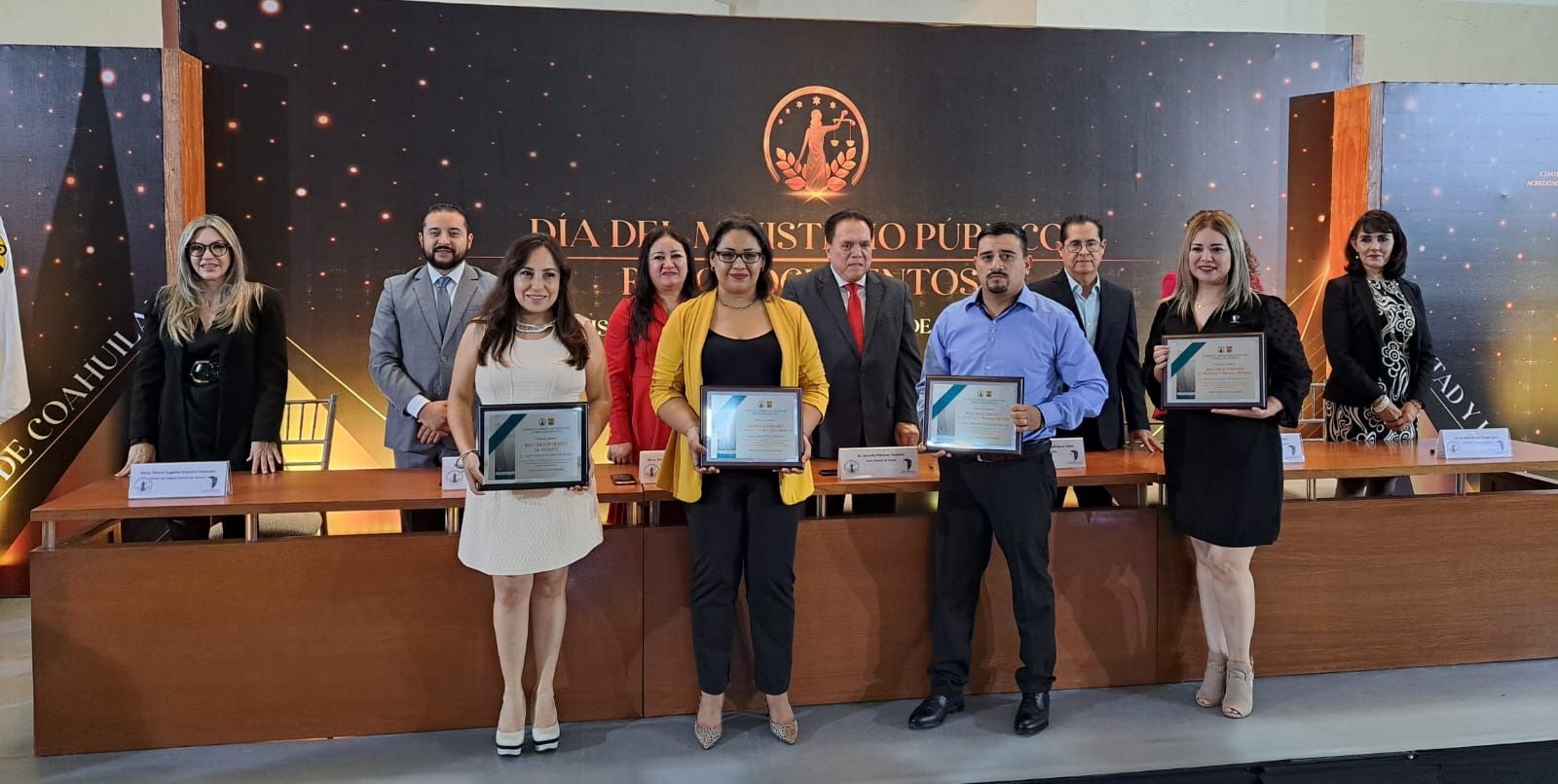 Reconocen a ministerios y administrativos de la FGE