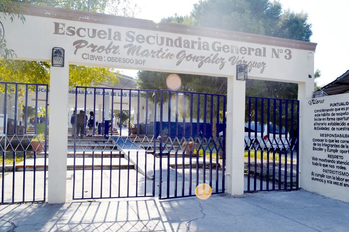 Detienen a 8 alumnos de secundaria por riña