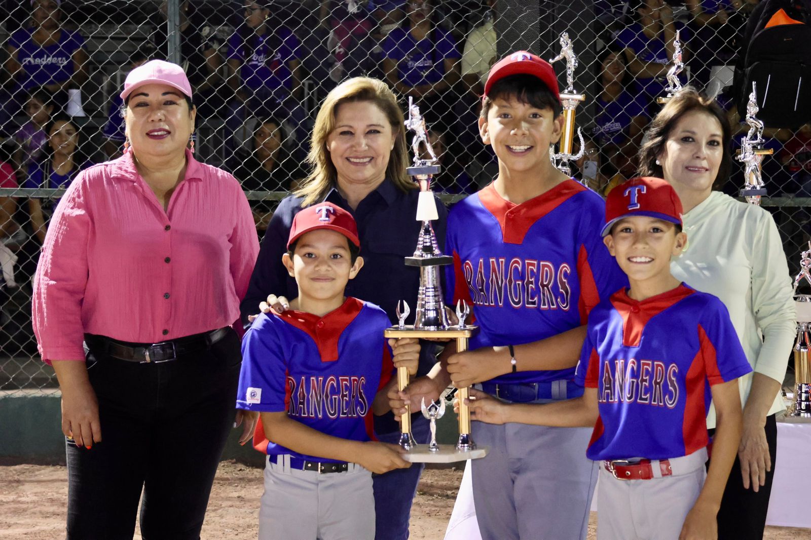 Inauguran liga infantil de béisbol de Sabinas
