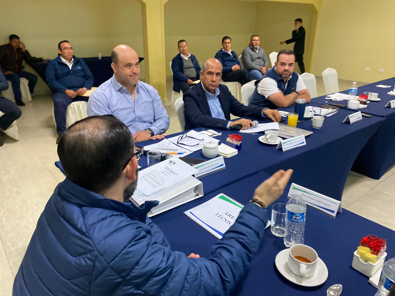 Comprarían empresas agua a planta tratadora