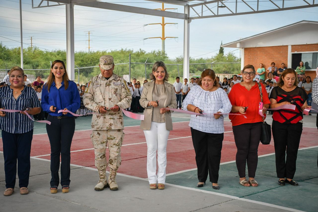 ENTREGAN TECHUMBRE EN PRIMARIA CARLOTA GUAJARDO
