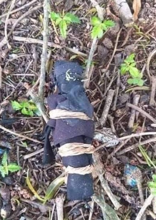 Encuentran objetos de hechicería en panteón