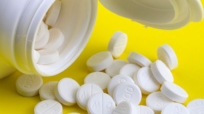 Conoce la vitamina que debes aplicar todas las noches para eliminar manchas y arrugas