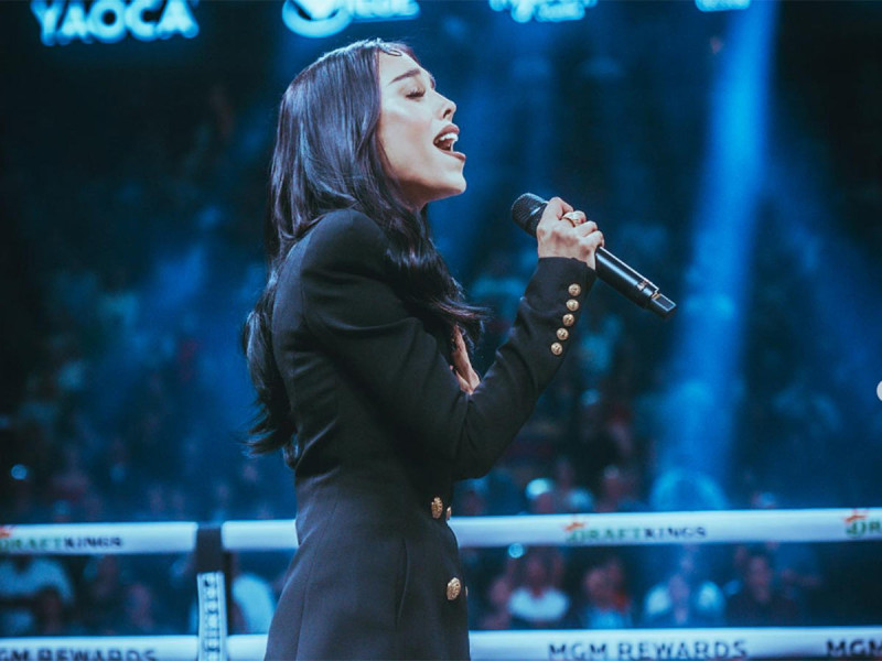 ¿Danna Paola pagaría multa tras interpretar el Himno Nacional Mexicano?