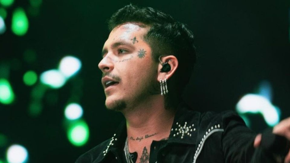 Christian Nodal: 4 fotografías demuestran todas las cirugías que se hizo en el rostro para estar más guapo