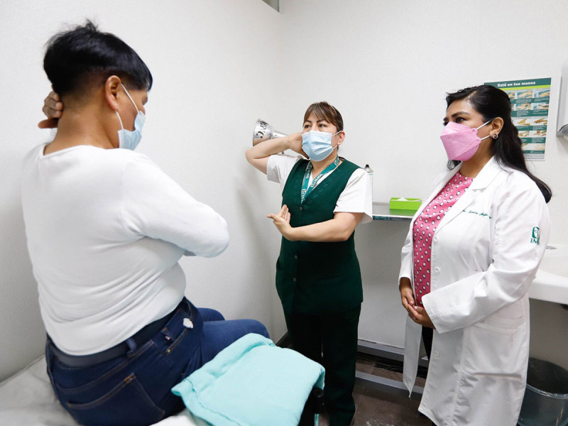 IMSS impulsa la autoexploración mamaria a partir de los 20 años de edad