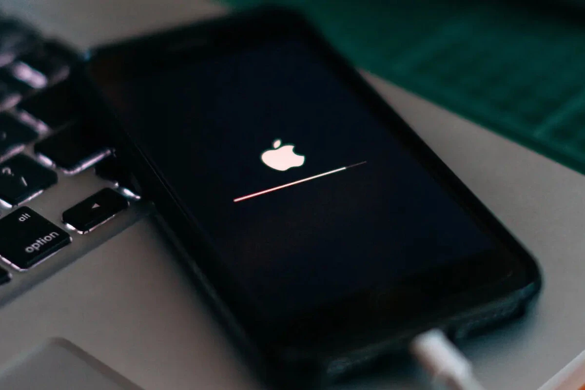 Miles de iPhone 15 se han apagado en mitad de la noche sin haber tocado nada