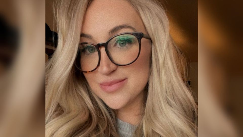 Suspenden a maestra de preparatoria por abrir un perfil en OnlyFans, solo quería dinero extra