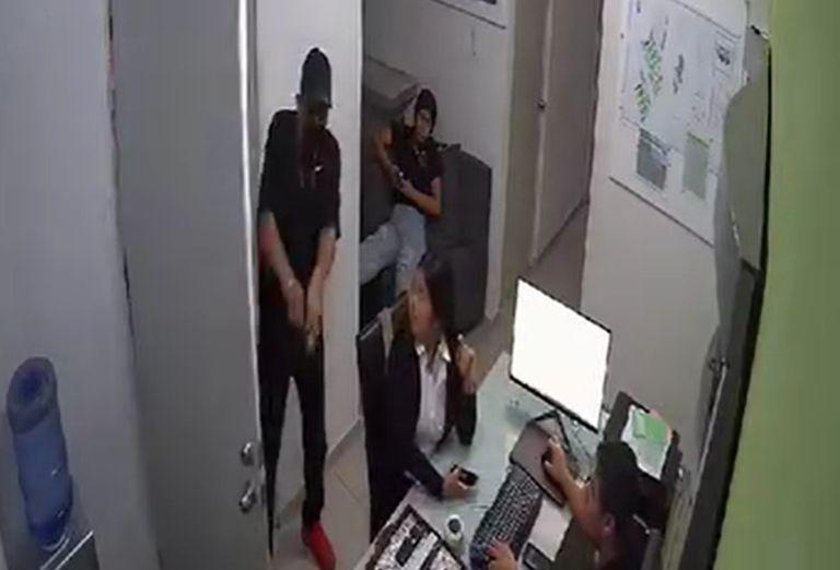 IMÁGENES FUERTES: balean a adolescente en la cabeza durante violento asalto en Sinaloa