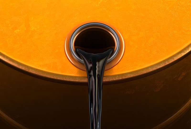 ¿Se viene un ‘gasolinazo’ mundial? Petróleo alcanza los 90 dólares por guerra en Medio Oriente