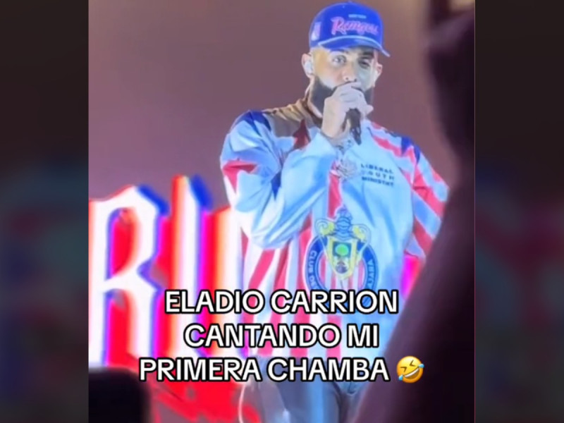 ¡Es canon! Eladio Carrión cantó ‘Mi primera chamba’ en concierto