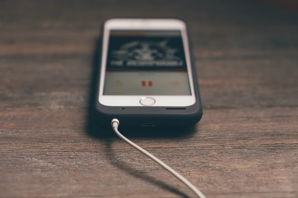 Por qué cambiar la batería del iPhone puede ser más efectivo que comprar un nuevo celular