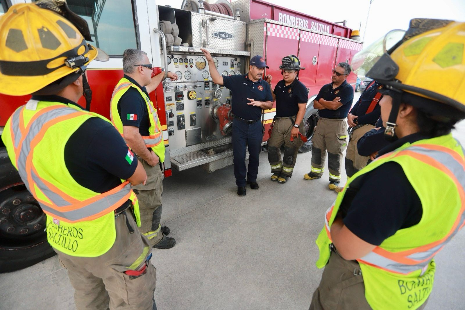 Refuerza Gobierno de Saltillo capacitación de bomberos