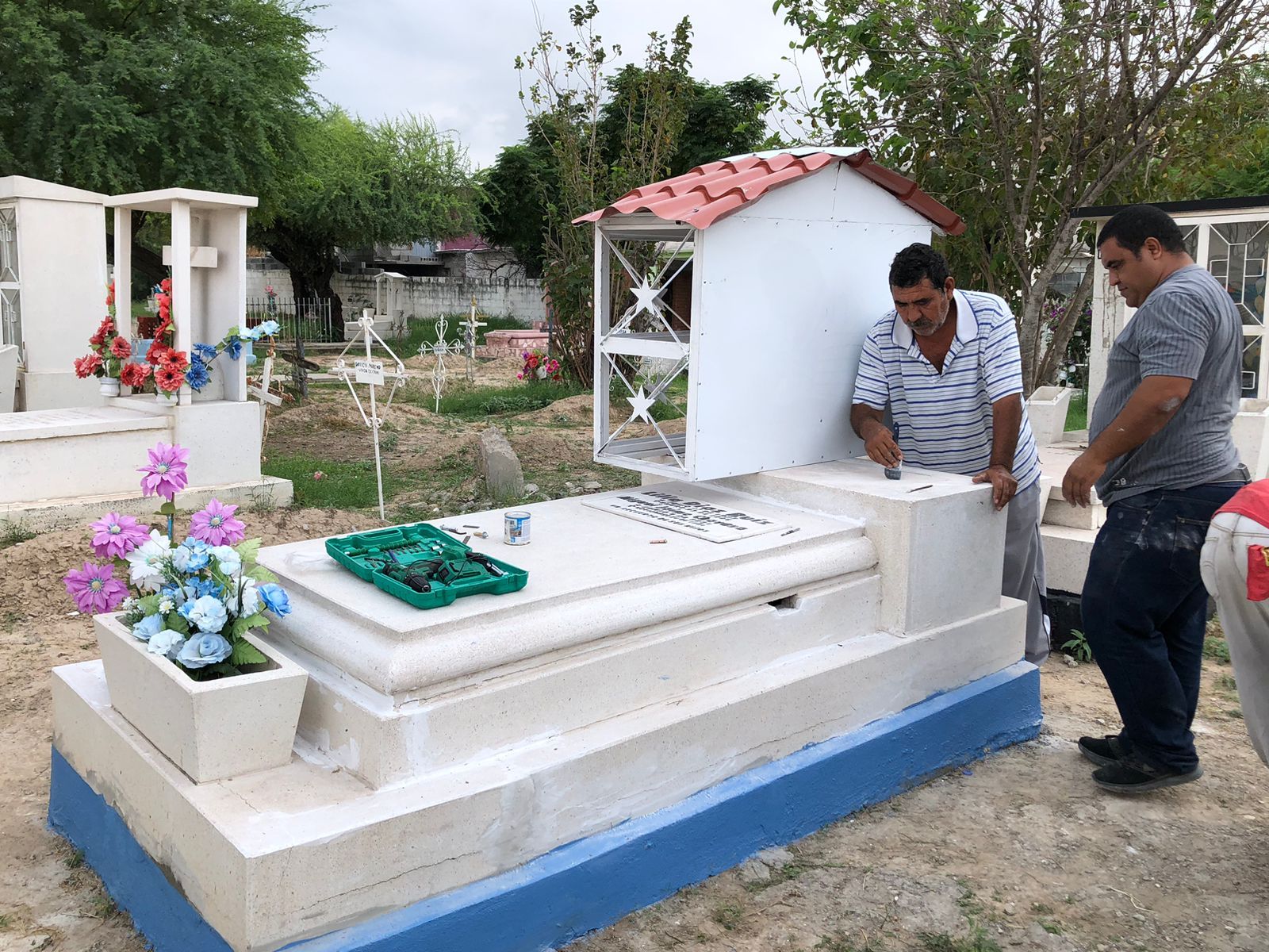 Inician las visitas a panteones locales